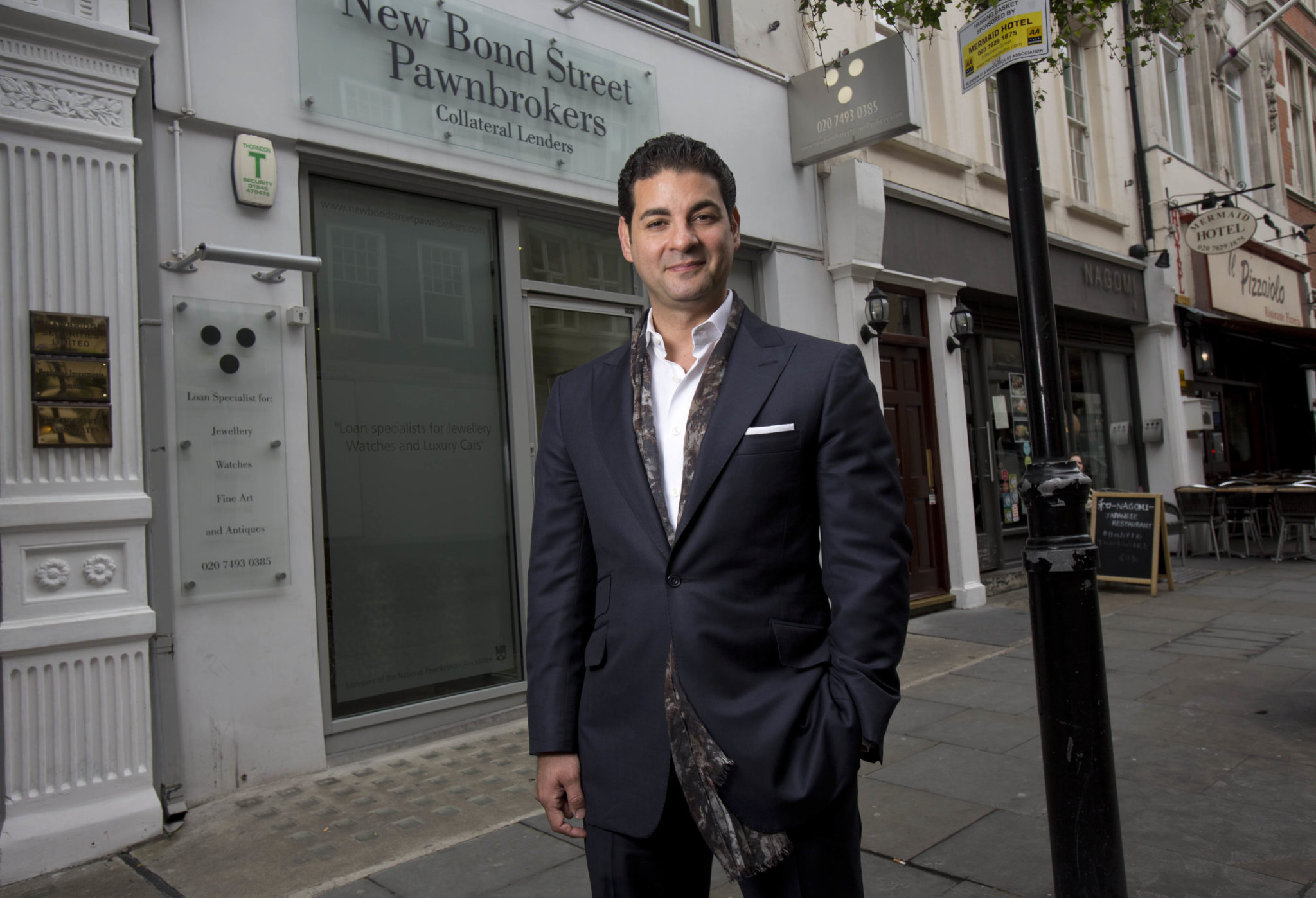 David Sonnenthal - Direttore delle agenzie di pegno di New Bond Street, un'élite di agenzie di pegno di Londra che hanno il loro banco dei pegni di Londra su Bond Street