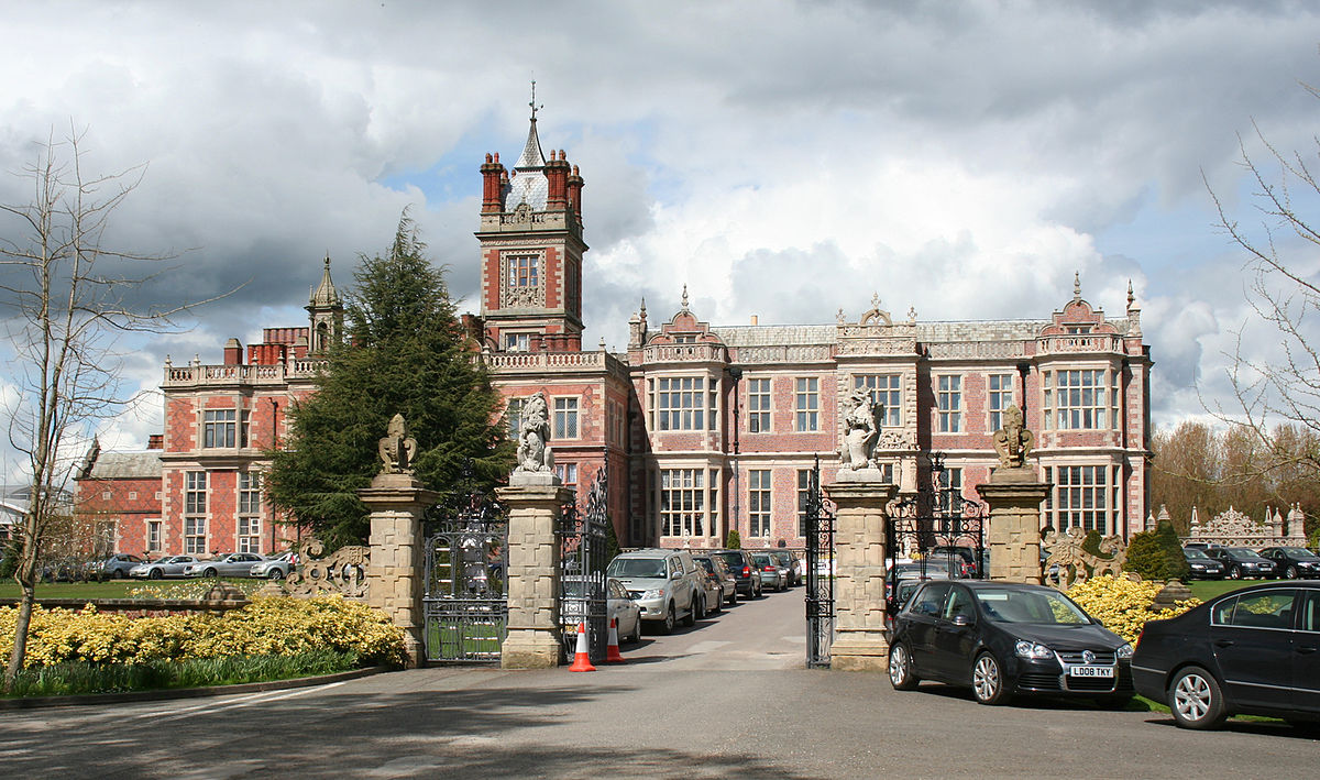 Following WWII, Rolls-Royce Motorcars restarted production at an unused factory in Crewe. The factory had previously been used to make Rolls-Royce Merlin and Griffin aero engines during the war years. Rolls-Royce needed more space because it began to manufacture coachwork for the first time. Having purchased the remaining capital of renowned coachbuilders Park Ward Limited, which it had part-owned since 1936.