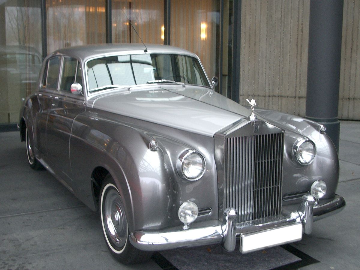 In 1955 Rolls-Royce stopped selling separate chassis and designed their own body in-house for the first time. Manufactured using pressed steel, the body shell was considerably lighter than traditional coach built examples. The new car was christened Silver Cloud, but it wasn’t an immediate hit with traditional Rolls-Royce buyers, who didn’t like the limited choice of options and the rather bulbous design. However, the new car was considerably cheaper to produce than a traditional coach built vehicle, retailing for a price of just £5078 including taxes.