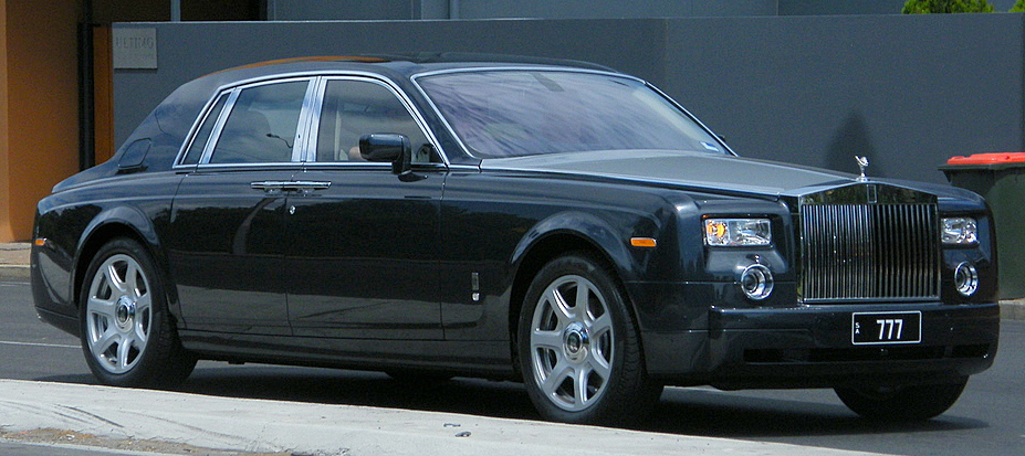 A new car, christened Phantom VII, was built on a state-of-the-art space frame aluminium chassis to save weight and was powered by a BMW 6.75L V12 engine.