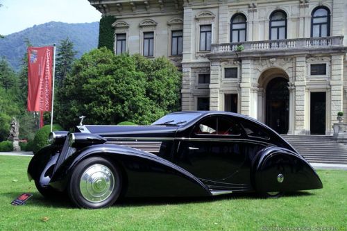 Launched as a replacement for the 40/50 ‘Silver Ghost’, the Phantom was introduced in 1925 and used a revolutionary pushrod-OHV 6-cylinder engine. While the chassis was the same as the outgoing 40/50 model, the suspension was upgraded to use semi-elliptical springs on the front axle and cantilever springs on the rear axle.