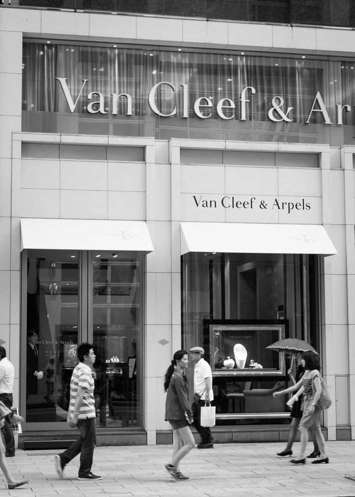 We loan & pawn against Van Cleef & Arpels watches