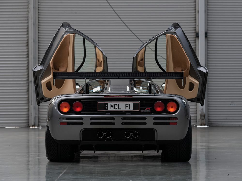 1994 மெக்லாரன் F1 LM-குறிப்பிடுதல் _ Monterey _ RM Sotheby's