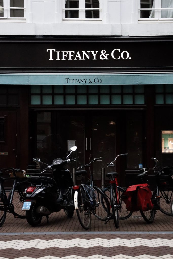 Top 10 over de dyreste Tiffany & Co smykker, der nogensinde er solgt på auktion